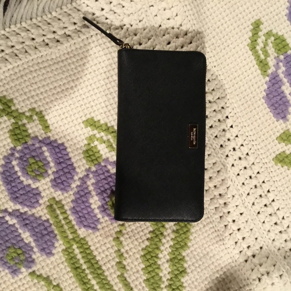 Michael kors black zip around wallet